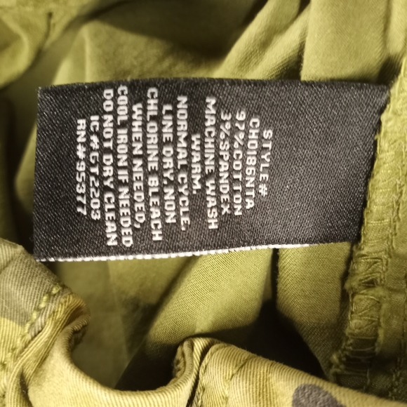 Sanctuary Standard Surplus Camo Utility Shorts Size 29 Green Military - Picture 11 of 16